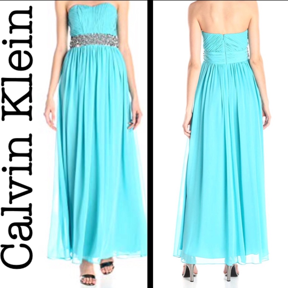BLOGGER FAVORITE Calvin Klein NWOT, perfect prom!